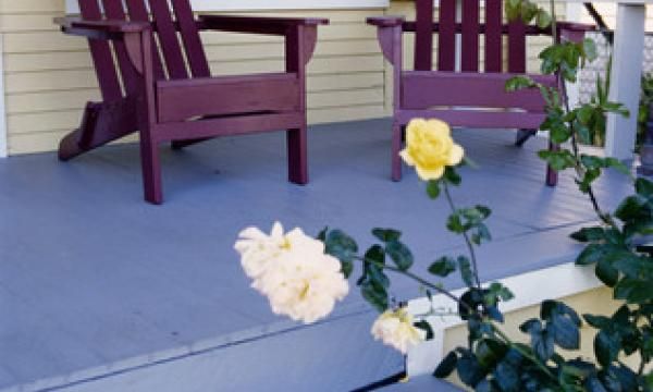Садовая мебель: как придать им цвет с эмалью