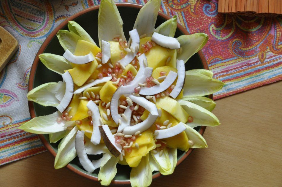 Фруктовый салат с манго
